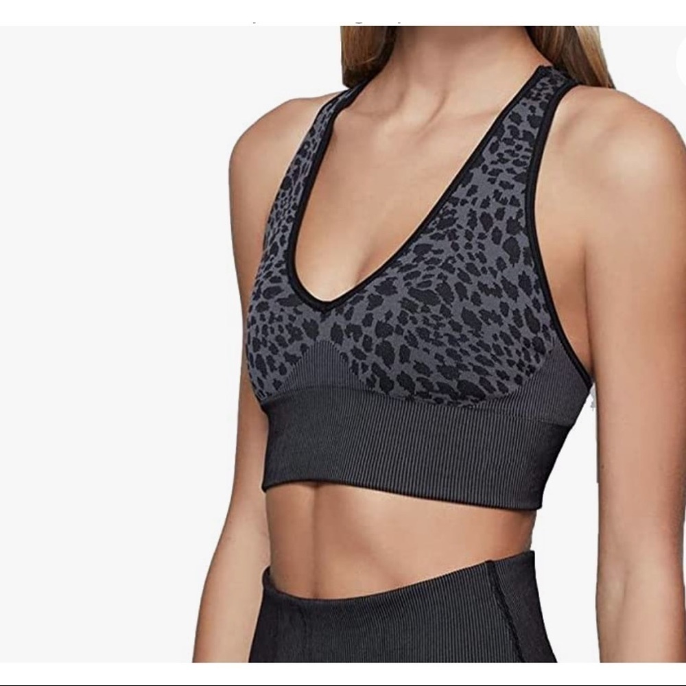 Good American Cheetah Strappy Sports Bra Stretch Essential Core Seamless Sz 2/3.